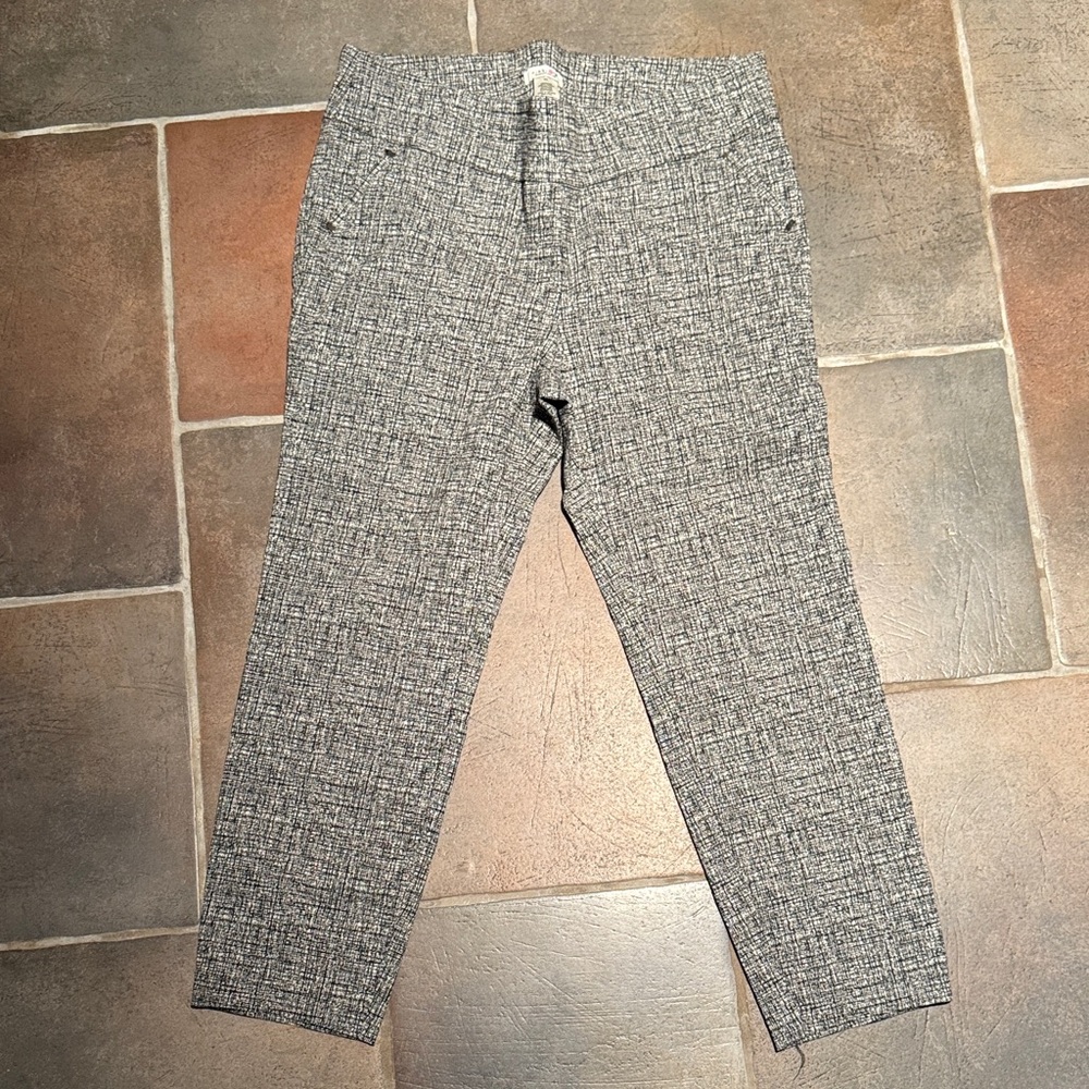 Nikki Women’s dress pants black & white Sz XL NWOT